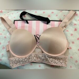 Victoria's Secret Very sexy Push up Lace Bra - 32D